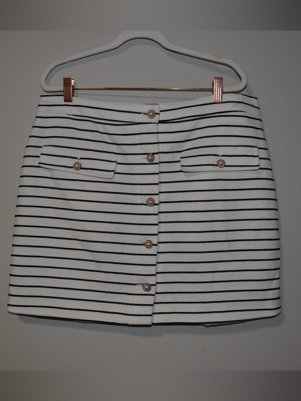Avec Les Filles White and Navy Striped Button-Front Mini Skirt